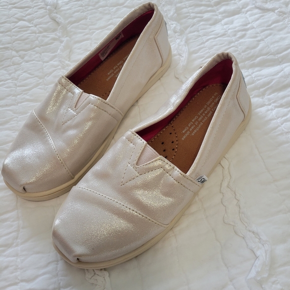 TOMS Youth Alpargata Shoes Muted Metallic Pink & Cream Bottom 1 NWOT Rare Color - Picture 3 of 9